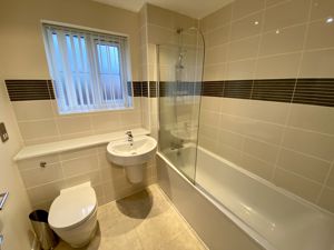 Family Bathroom/WC- click for photo gallery